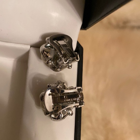 Vintage Vendome trifari & Evco clip on earrings - Picture 7 of 15